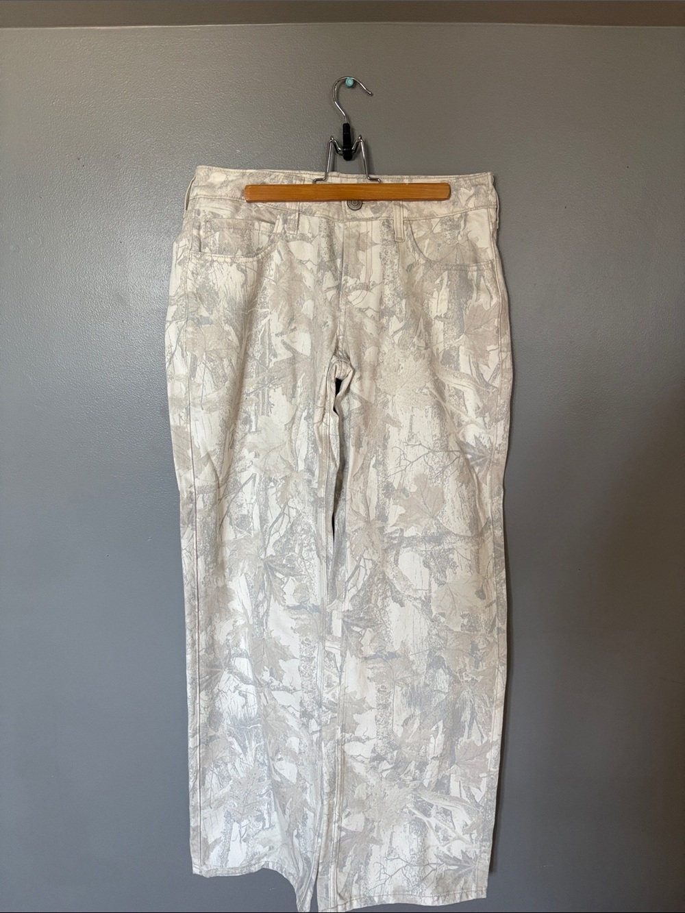 Hollister Light Gray Patterned Straight-Leg Jeans